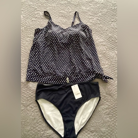 Navy polka dot side tie tankini. Size 20W - Picture 2 of 13